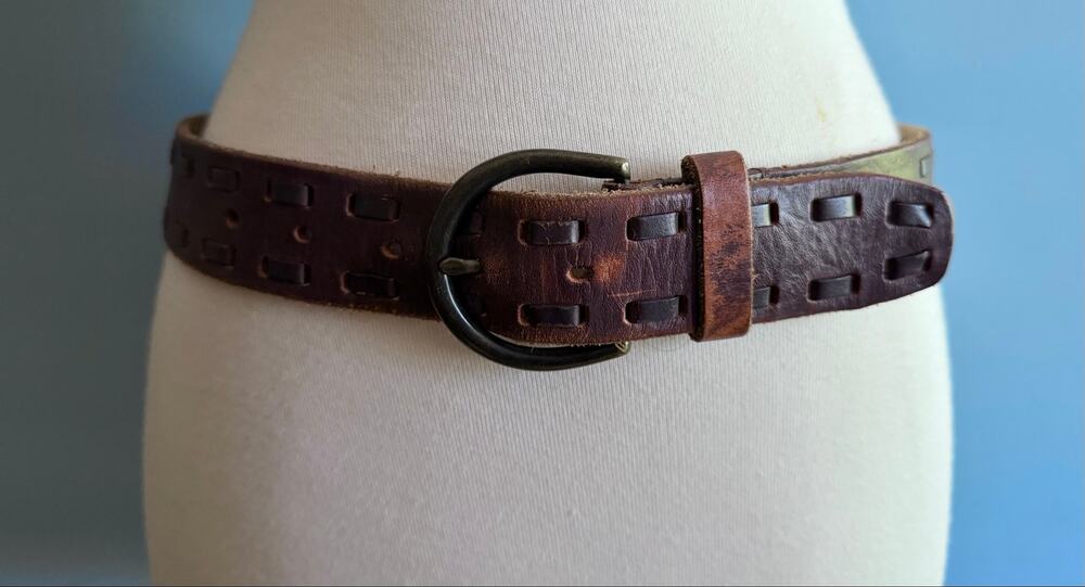 MOSSIMO SUPPLY Co. Distressed Brown Leather Belt w/Whipstitch Accent Womens sz S